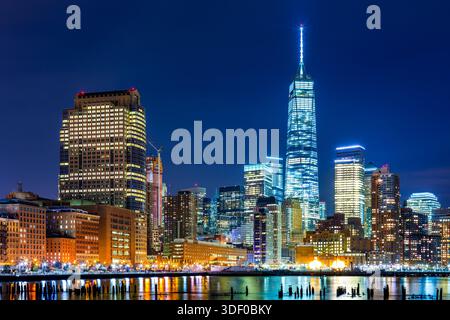Lower Manhattan par dans la nuit Banque D'Images