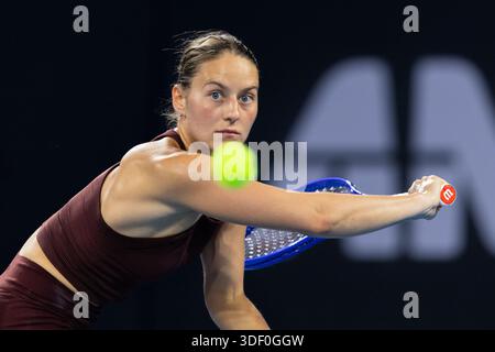 Brisbane, Queensland, Australie. 9 janvier 2026. MARTA KOSTYUK, d'Ukraine, joue un revers lors de son quart de finale en simple féminin contre MIRRA ANDREEVA, de Russie, à l'International de Brisbane. (Crédit image : © Stephane Thomas/ZUMA Press Wire) USAGE ÉDITORIAL SEULEMENT ! Non destiné à UN USAGE commercial ! Banque D'Images