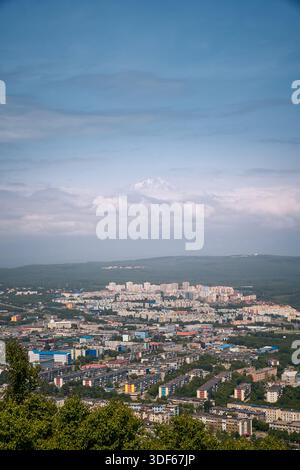 Vue aérienne de Petropavlovsk-Kamchatsky. Péninsule du Kamtchatka, Russie Banque D'Images