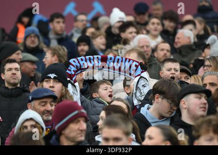 London Stadium, Stratford le dimanche 11 janvier 2026. Londres, Royaume-Uni. 11 janvier 2026. Les fans de West Ham lors du match de troisième tour de la Coupe FA Emirates entre West Ham United et Queens Park Rangers au London Stadium de Stratford le dimanche 11 janvier 2026. (Photo : Kevin Hodgson | mi News) crédit : MI News & Sport /Alamy Live News Banque D'Images