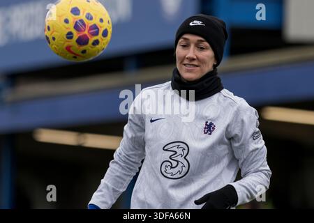 Londres, Royaume-Uni. 11 janvier 2026. Lucy Bronze du Chelsea FC Women avant le match de Super League féminine Barclays entre Chelsea Women et West Ham United Women au Kingsmeadow Stadium. Crédit : Suzanne Lycett/Alamy. Banque D'Images