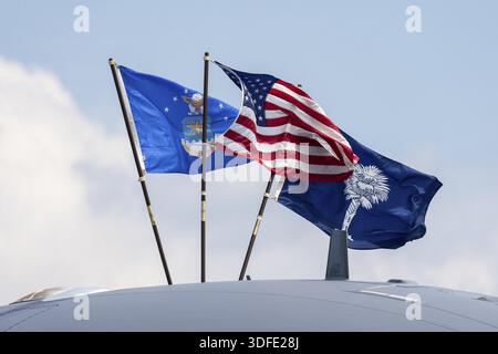 BERLIN - 06 JUIN 2024 : drapeau des États-Unis d'Amérique et drapeaux des unités de l'aviation. ILA Berlin Air Show 2024 Banque D'Images