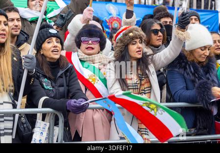 Londres, Royaume-Uni 11 janvier 2026 manifestation devant l'ambassade iranienne à Londres. Des centaines de personnes tuées en Iran protestent contre l'ayatollah Khamenei. Le président AMÉRICAIN Don Banque D'Images