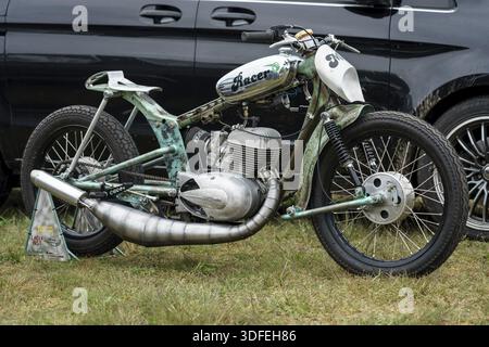 FINOWFURT, ALLEMAGNE - 06 MAI 2023 : vélo de sport MZ Racer. Festival de la course 2023. Ouverture de la saison Banque D'Images