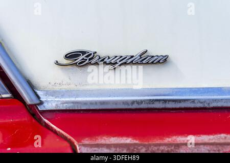 Linthe, ALLEMAGNE - 27 MAI 2023 : L'emblème de la voiture pleine grandeur Mercury Park Lane Brougham, 1967. Die Oldtimer Show 2023 Banque D'Images