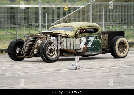 FINOWFURT, ALLEMAGNE - 06 MAI 2023 : le hot Rod sur la route. Festival de la course 2023. Ouverture de la saison Banque D'Images