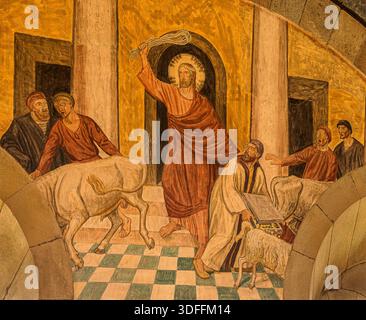 Jesus chassant les changeurs d'argent, peinture dans la cathédrale de Viborg, Danemark, 5 décembre 2025 Banque D'Images