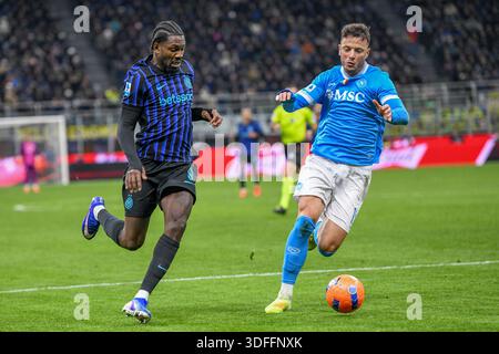 Milan, Italie. 11 janvier 2026. Marcus Thuram (9 ans) de l'Inter et Amir Rrahmani (13 ans) de Napoli vus lors du match de Serie A entre l'Inter et Napoli à Giuseppe Meazza à Milan. Crédit : Gonzales photo/Alamy Live News Banque D'Images