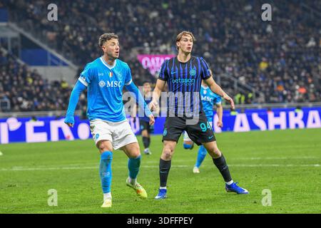 Milan, Italie. 11 janvier 2026. Pio Esposito (94) de l'Inter et Amir Rrahmani (13) de Naples vus lors du match de Serie A entre l'Inter et Napoli à Giuseppe Meazza à Milan. Crédit : Gonzales photo/Alamy Live News Banque D'Images
