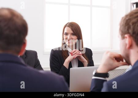 Réunion d'affaires. Portrait d'une jeune femme réussie Banque D'Images