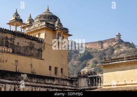 Vue vers Jaigarh Fort dans la distance d'Amer ou Amber Fort, Jaipur, Rajasthan, Inde Banque D'Images