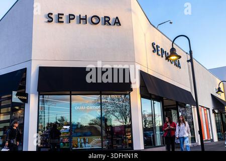 Extérieur du magasin Sephora, magasin de soins personnels et de beauté, magasin de cosmétiques et de soins de la peau en Californie Banque D'Images