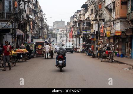 Old Delhi, Delhi, Inde - 31 octobre 2025 : vue sur la rue à Old Delhi en Inde. Banque D'Images