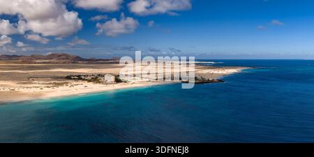 Vue aérienne de la côte de Fuerteventura près de Playa del Bajo de la Burra Banque D'Images