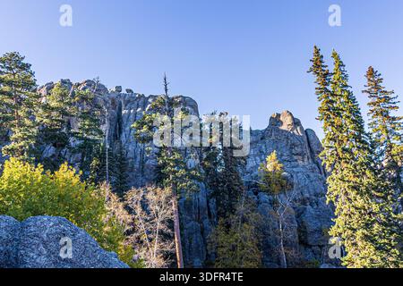 Magnifique paysage vu autour du lac Sylvan au parc d'État de Custer dans le Dakota du Sud. Banque D'Images