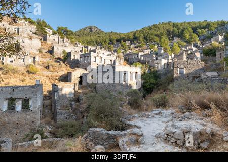 Kayakoy, un village grec abandonné, près de Fethiye, en Turquie. Vue sur le village grec historique abandonné en raison de l'échange de population Banque D'Images