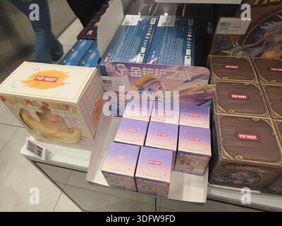 Jouets à vendre à l'intérieur du concessionnaire Simon Mall Banque D'Images