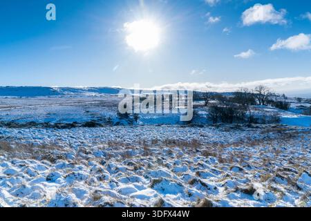 Beau soleil sur un Titterstone couvert de neige Clee Hill Shropshire Angleterre Royaume-Uni. Janvier 2026 Banque D'Images