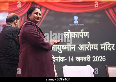 NEW DELHI, INDE - 14 JANVIER : Rekha Gupta, Ministre en chef de Delhi, lors de l'inauguration de 81 Ayushman Arogya Mandir à Nangal Raya près de Chanchal Park, le 14 janvier 2025 à New Delhi, Inde. Photo de Vipin Kumar/Hindustan Times Delhi cm Rekha Gupta inaugure 81 Ayushman Arogya Mandirs Banque D'Images