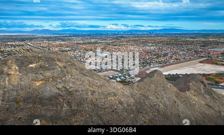 Banlieues aériennes de Lone Mountain et vue panoramique sur le Strip de Las Vegas Banque D'Images