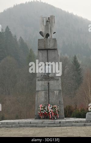 Vue centrale de l'ancien monument Karol Świerczewski à Jabłonki, en Pologne, un mémorial de l'époque communiste enlevé plus tard dans le cadre de la décommunisation. Banque D'Images