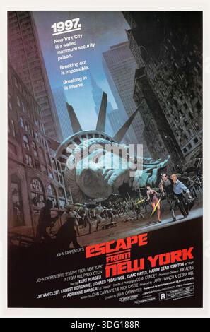 Escape from New York (1981) réalisé par John Carpenter et mettant en vedette Kurt Russell, Lee Van Cleef et Ernest Borgnine. Dans un avenir dystopique où Manhattan est une prison de haute sécurité, un anti-héros condamné est envoyé pour sauver le président enlevé avant que le temps ne s'écoule. Photographie d'une affiche originale américaine d'une feuille de 1981 présentant des œuvres d'art de Barry Jackson À USAGE ÉDITORIAL EXCLUSIF. Crédit : BFA / Embassy Pictures Banque D'Images