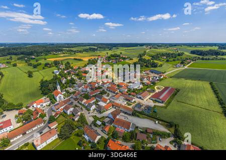 Die Gemeinde Gerolsbach im oberbayerischen Kreis Pfaffenhofen an der ILM von oben Luftbild der Ortschaft Gerolsbach in der Metropolregion München Gero Banque D'Images