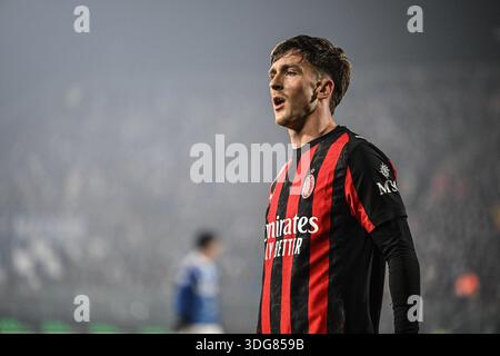 Alexis Saelemaekers de l'AC Milan Lookon lors du match de football italien Serie A entre Calcio Como et l'AC Milan le 15 janvier 2026 au stade Giuseppe Senigallia de Côme, en Italie Banque D'Images