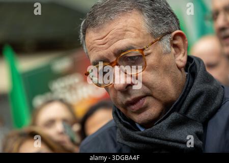 José Seguro capturé dans un moment calme lors de sa visite au Mercado do Bolhão, Porto, le dernier jour de la campagne présidentielle. Banque D'Images