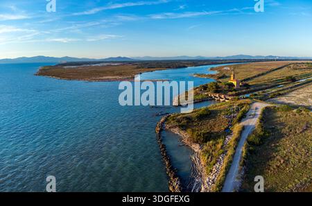 Le paysage de Bocca d'Ombrone où la rivière Ombrone rencontre la mer Méditerranée Banque D'Images