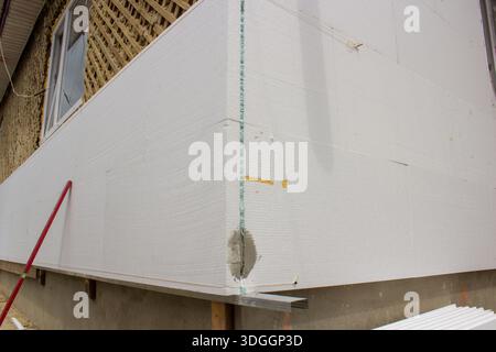 Angle de la maison isolé par des dalles de polystyrène Banque D'Images