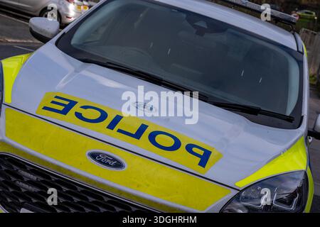 Vue avant de la voiture de police, avant du véhicule d'intervention de police, vue avant de la voiture de patrouille de police, voiture de police de la circulation vue de l'avant. Banque D'Images