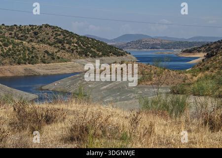 Bas niveau d'eau sur le réservoir d'Alcantara, Estrémadure, Espagne, Europe Banque D'Images