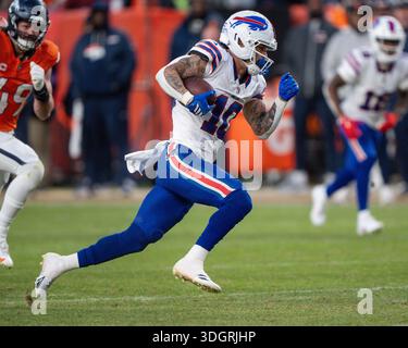 17 janvier 2026 : Khalil Shakir (10 ans), le receveur des Buffalo Bills, court à l'audience après une prise dans la seconde moitié du match de football de l'AFC Divisional Round entre les Broncos de Denver et les Buffalo Bills. Derek Regensburger/CSM. Banque D'Images