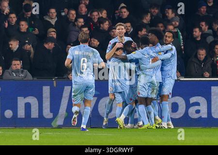 ROTTERDAM, PAYS-BAS - 18 JANVIER : Julian Baas de Sparta Rotterdam, Shunsuke Mito de Sparta Rotterdam, Ayoni Santos de Sparta Rotterdam, Joshua Kitolano de Sparta Rotterdam, Tobias Lauritsen de Sparta Rotterdam, Lushendry Martes de Sparta Rotterdam, Marvin Young de Sparta Rotterdam célèbre après avoir marqué le premier but de l'équipe lors du match néerlandais Vriendenloterij Eredivisie entre Feyenoord et le Sparta Rotterdam le 18 janvier 2026. (Photo de Hans van der Valk/Orange Pictures) Banque D'Images