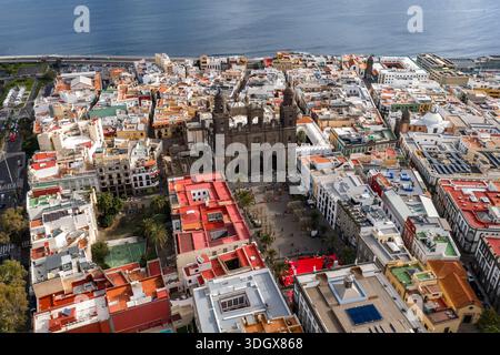 Vue aérienne Las Palmas de la cathédrale de Santa Ana et de la côte atlantique Banque D'Images
