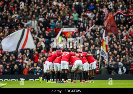 Manchester, Royaume-Uni. 17 janvier 2026. United Huddle lors du match Manchester United contre Manchester City premier League à Old Trafford, Manchester, Angleterre, le 17 janvier 2026 crédit : Phil Duncan/Every second Media crédit : Every second Media/Alamy Live News Banque D'Images