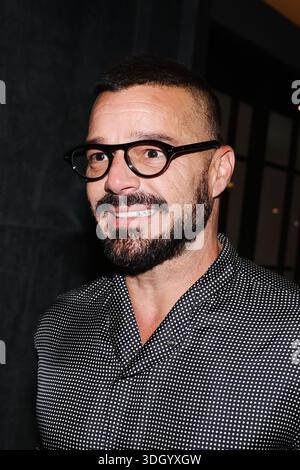 Milan, Italie. 18 janvier 2026. Ricky Martin arrive à l'after-party Giorgio Armani pendant la Fashion week de Milan automne/hiver 2026/2027 à Milan, Italie, le 18 janvier 2026. (Photo de Alessandro Bremec/NurPhoto) crédit : NurPhoto SRL/Alamy Live News Banque D'Images