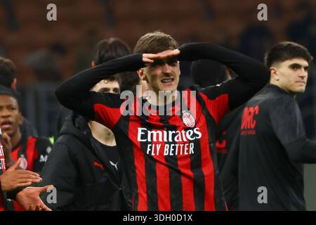 Milan, Italie, 18 janvier 2026. Alexis Saelemaekers en action lors du match de Serie A entre l'AC Milan et l'US Lecce au stade Giuseppe Meazza de Milan, Italie crédit : Mairo Cinquetti/Alamy Live News Banque D'Images
