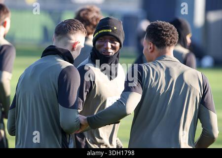 Dortmund, Allemagne 19 janvier 2026 : Ligue des Champions - 2025/2026 - Borussia Dortmund dernière formation sur la photo : de gauche à droite Nico Schlotterbeck (Borussia Dortmund), Serhou Guirassy (Borussia Dortmund), et Felix Nmecha (Borussia Dortmund) pendant la fina Banque D'Images