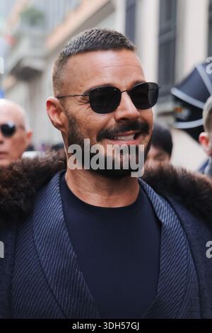 Milan, Italie. 19 janvier 2026. Ricky Martin arrive au Giorgio Armani Fashion Show pendant la Milan Fashion week automne/hiver 2026/2027 à Milan, Italie, le 19 janvier 2026. (Photo de Alessandro Bremec/NurPhoto) crédit : NurPhoto SRL/Alamy Live News Banque D'Images