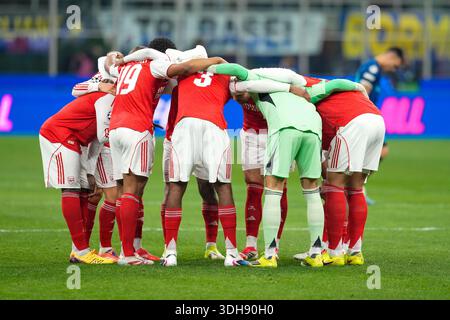 MILAN, ITALIE - 20 JANVIER : équipe d'Arsenal juste avant le match MD7 de l'UEFA Champions League 2025/26 entre le FC Internazionale Milano et l'Arsenal FC au Stadio San Siro le 20 janvier 2026 à Milan, Italie. Banque D'Images