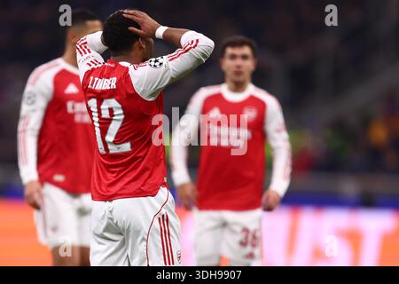 Milan, Italie. 20 janvier 2026. Jurrien Timber de l'Arsenal FC semble abattu lors du match de l'UEFA Champions League phase MD7 entre le FC Internazionale et l'Arsenal FC au Stadio Giuseppe Meazza (San Siro) le 20 janvier 2025 à Milan, Italie . Crédit : Marco Canoniero/Alamy Live News Banque D'Images