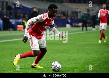 Bukayo Saka d'Arsenal contrôle le ballon lors du match de football de la ligue des champions de l'UEFA Inter Milan vs Arsenal au stade San Siro de Milan, Italie, le 20 janvier 2026 crédit : Piero Cruciatti/Alamy Live News Banque D'Images