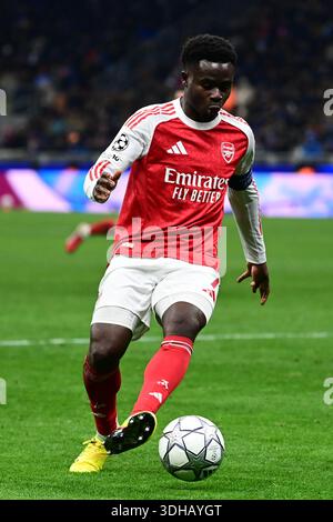 Bukayo Saka d'Arsenal contrôle le ballon lors du match de football de la ligue des champions de l'UEFA Inter Milan vs Arsenal au stade San Siro de Milan, Italie, le 20 janvier 2026 crédit : Piero Cruciatti/Alamy Live News Banque D'Images