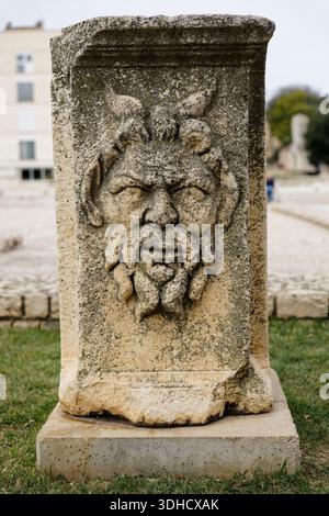 Croatie, Dalmatie, côte dalmate, Zadar, le forum romain, restes de temples Banque D'Images