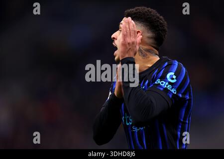 Milan, Italie. 20 janvier 2026. Luis Henrique du FC Internazionale semble abattu lors du match de la phase MD7 de l'UEFA Champions League entre le FC Internazionale et l'Arsenal FC au Stadio Giuseppe Meazza (San Siro) le 20 janvier 2025 à Milan, Italie . Crédit : Marco Canoniero/Alamy Live News Banque D'Images