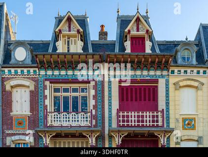 Façade belle époque, mers-les-bains, station balnéaire de la côte Picardie, France Banque D'Images