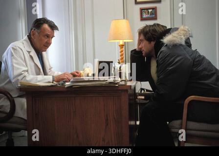 TOM WILKINSON & JIM CARREYin Eternal Sunshine of the Spotless Mind Filmstill - usage éditorial réservé Ref : FB www.capitalpictures.com sales@capitalPicture Banque D'Images