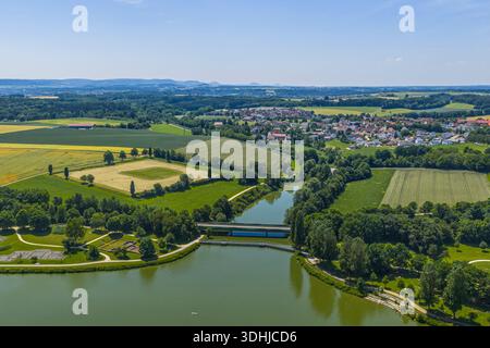 Vue d'en haut de la zone de loisirs Bucher See dans la vallée de Jagst près d'Ellangen dans l'est de Württemberg Banque D'Images